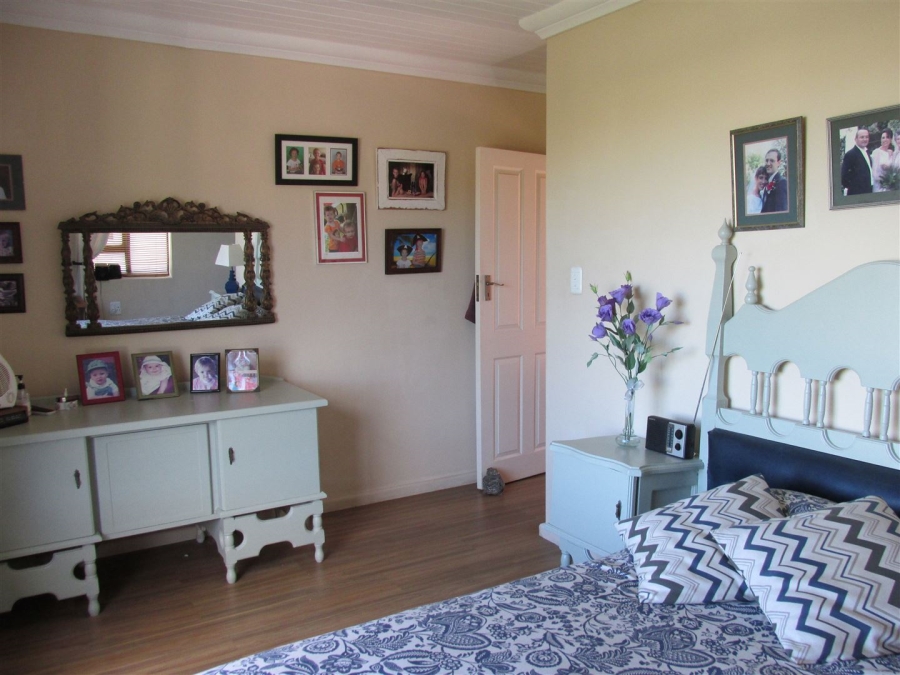 2 Bedroom Property for Sale in Stilbaai Wes Western Cape